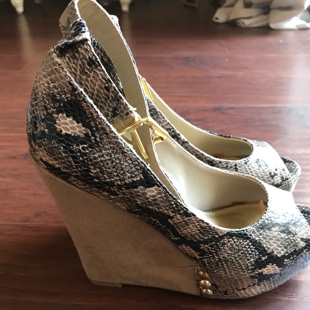 ShoeDazzle Mulberry Wedges